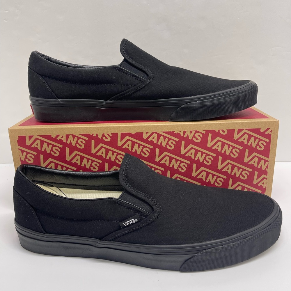 Vans WMNS Classic Black Slip-On Sneakers
Black/Black
VN000EYEBKA - Picture 16 of 16